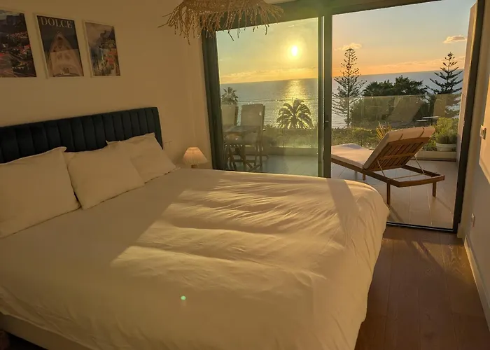 Breathtaking Oceanfront Living, Sunset Facing 3-bedroom Flat In Acqua Residences * フンシャル