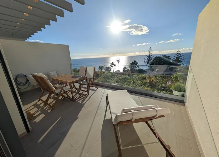 Breathtaking Oceanfront Living, Sunset Facing 3-bedroom Flat In Acqua Residences フンシャル