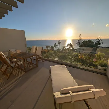Breathtaking Oceanfront Living, Sunset Facing 3-bedroom Flat In Acqua Residences * 푼샬