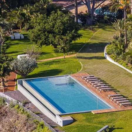 Breathtaking Oceanfront Living, Sunset Facing 3-bedroom Flat In Acqua Residences 아파트 *