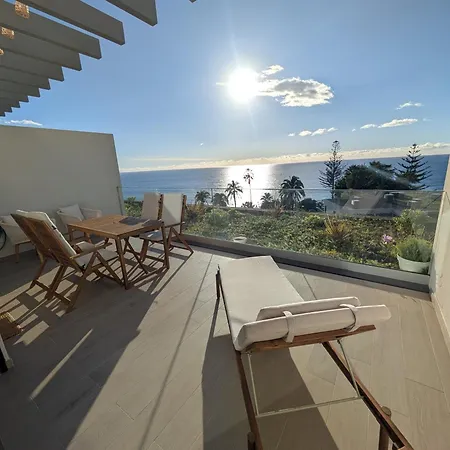 Breathtaking Oceanfront Living, Sunset Facing 3-bedroom Flat In Acqua Residences 푼샬