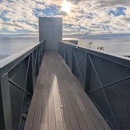 Διαμέρισμα Breathtaking Oceanfront Living, Sunset Facing 3-bedroom Flat In Acqua Residences