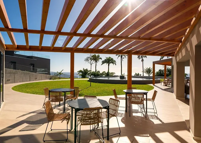 Breathtaking Oceanfront Living, Sunset Facing 3-bedroom Flat In Acqua Residences