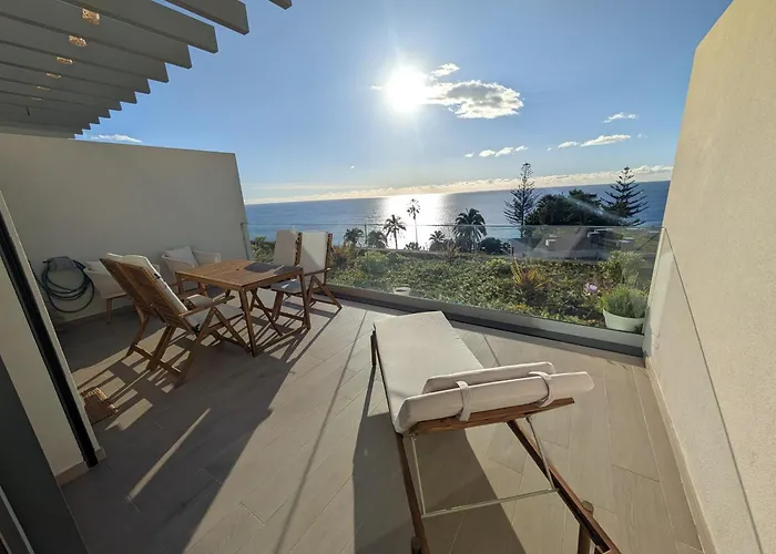 Breathtaking Oceanfront Living, Sunset Facing 3-bedroom Flat In Acqua Residences アパート フンシャル