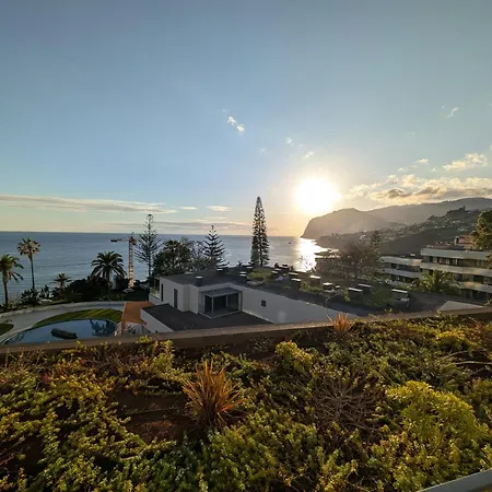 Breathtaking Oceanfront Living, Sunset Facing 3-bedroom Flat In Acqua Residences Apartament *