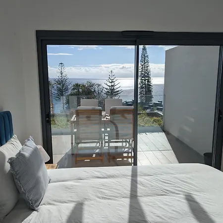 Breathtaking Oceanfront Living, Sunset Facing 3-bedroom Flat In Acqua Residences Apartament