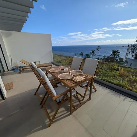 Breathtaking Oceanfront Living, Sunset Facing 3-bedroom Flat In Acqua Residences Apartament Funchal (Madeira)