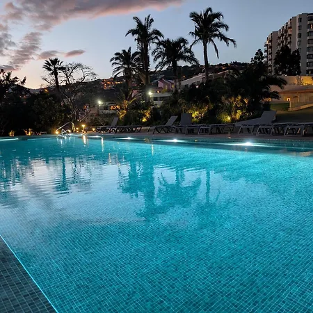 Breathtaking Oceanfront Living, Sunset Facing 3-bedroom Flat In Acqua Residences