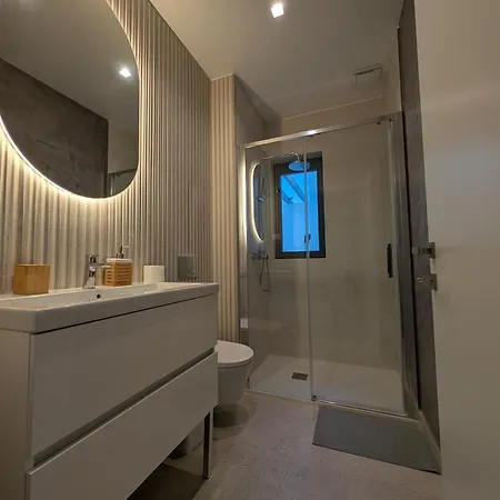 Breathtaking Oceanfront Living, Sunset Facing 3-bedroom Flat In Acqua Residences Apartament