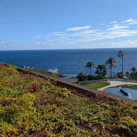 Breathtaking Oceanfront Living, Sunset Facing 3-bedroom Flat In Acqua Residences Apartament *