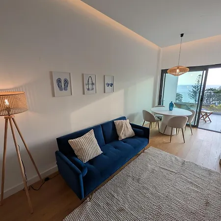 Breathtaking Oceanfront Living, Sunset Facing 3-bedroom Flat In Acqua Residences Apartament