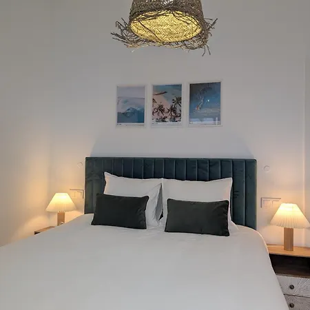 Breathtaking Oceanfront Living, Sunset Facing 3-bedroom Flat In Acqua Residences *