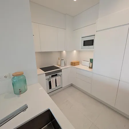 Apartament Breathtaking Oceanfront Living, Sunset Facing 3-bedroom Flat In Acqua Residences