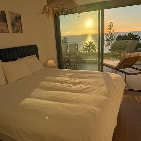 Breathtaking Oceanfront Living, Sunset Facing 3-bedroom Flat In Acqua Residences * Funchal (Madeira)