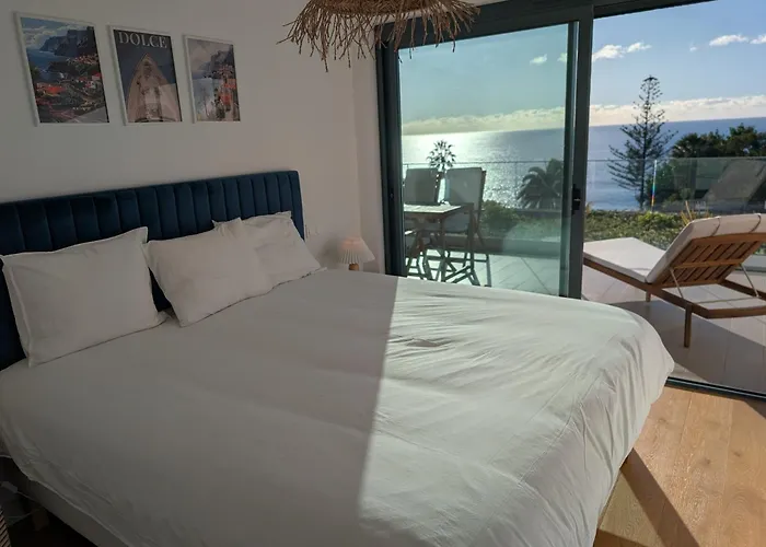 Breathtaking Oceanfront Living, Sunset Facing 3-bedroom Flat In Acqua Residences *