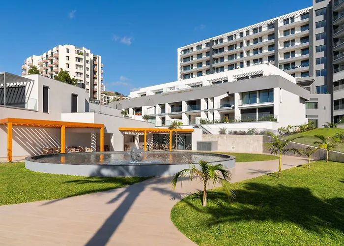 公寓 Breathtaking Oceanfront Living, Sunset Facing 3-bedroom Flat In Acqua Residences *